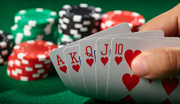 Playing Poker Online – Unlimited Fun On The Net